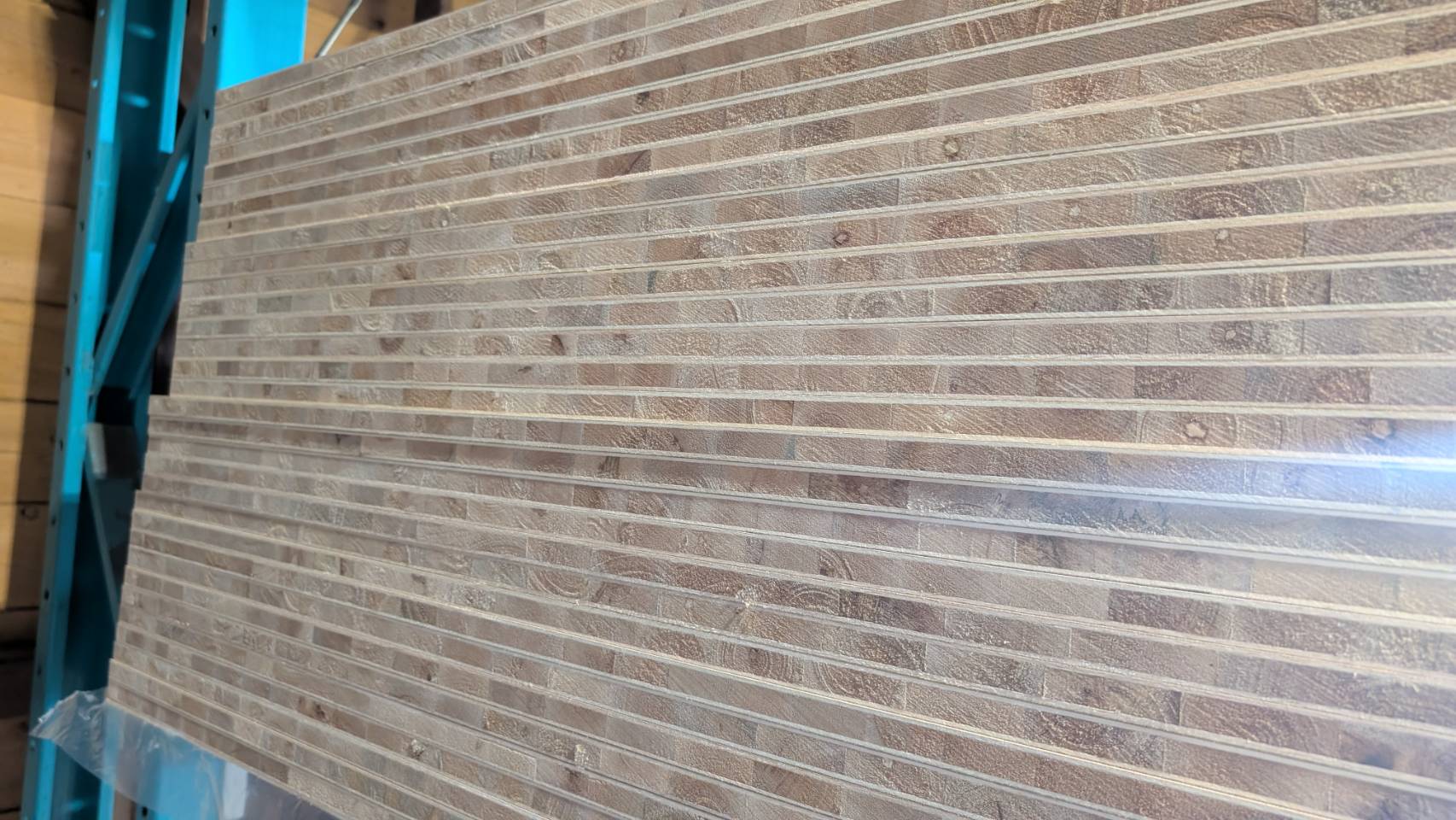 ランバーコア　ラワンランバー　ベニヤ　ラワン合板　違